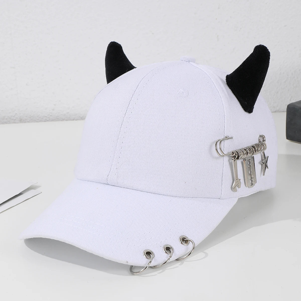 Fashion personality metal hoop brooch decorated hip hop wind horn baseball cap outdoor casual fun hat