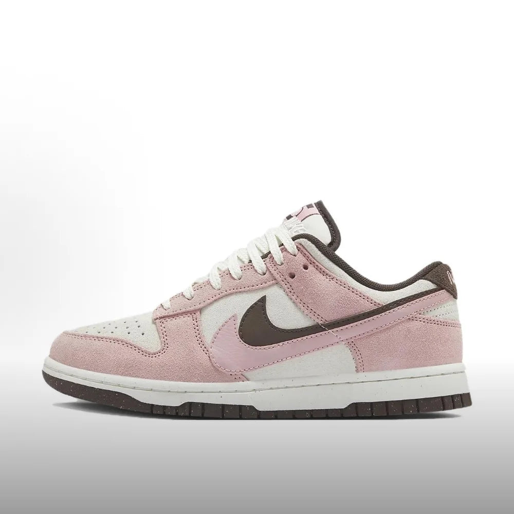 Nike Dunk SB Trendy and minimalist, these everyday casual sneakers offer comfort and durability. HF5441-100
