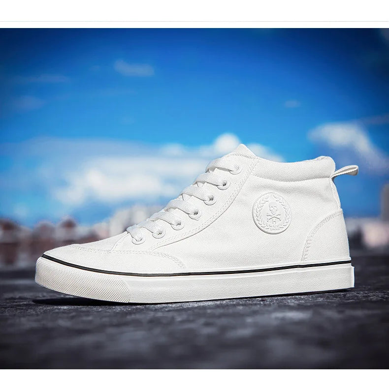 Högskurna canvas-sneakers för män, slip-on, snörningsbara, avslappnade, helt svarta, enkla skateskor för studenter, med platt sula, bekväma sportskor
