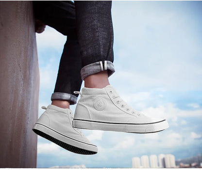 Högskurna canvas-sneakers för män, slip-on, snörningsbara, avslappnade, helt svarta, enkla skateskor för studenter, med platt sula, bekväma sportskor