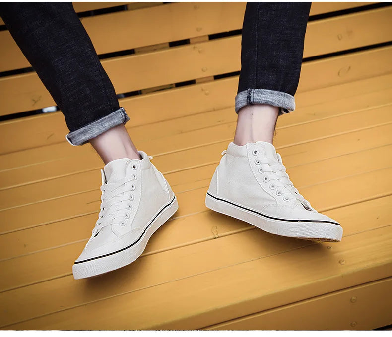 Högskurna canvas-sneakers för män, slip-on, snörningsbara, avslappnade, helt svarta, enkla skateskor för studenter, med platt sula, bekväma sportskor