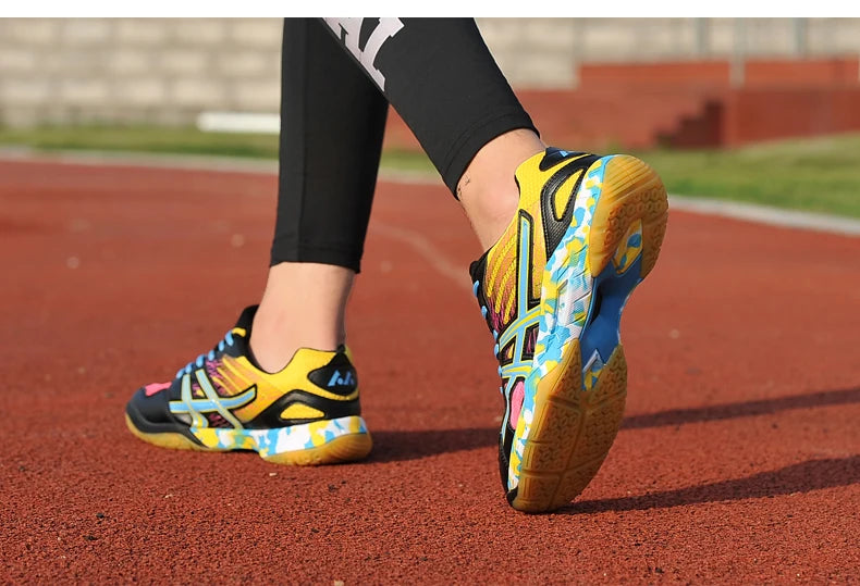 2022 new women's sneakers, men's badminton shoes, light black breathable female outdoor sports training shoes, women's athletics sports green