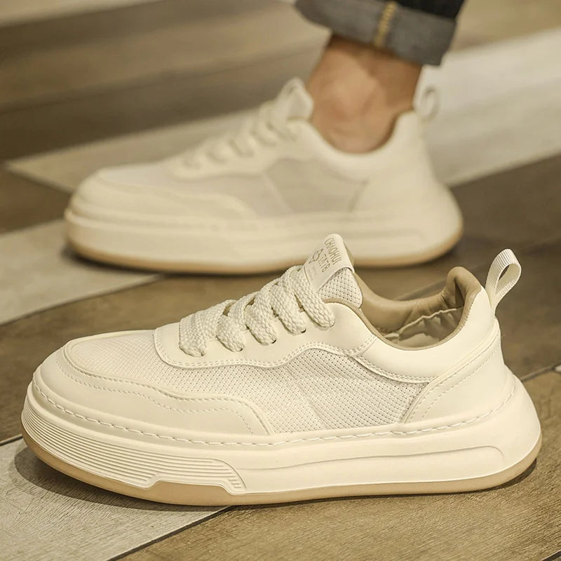 Sneakers da uomo ultraleggere in mesh traspirante 2025, scarpe casual alla moda con suola spessa, comode, con lacci, per la camminata quotidiana