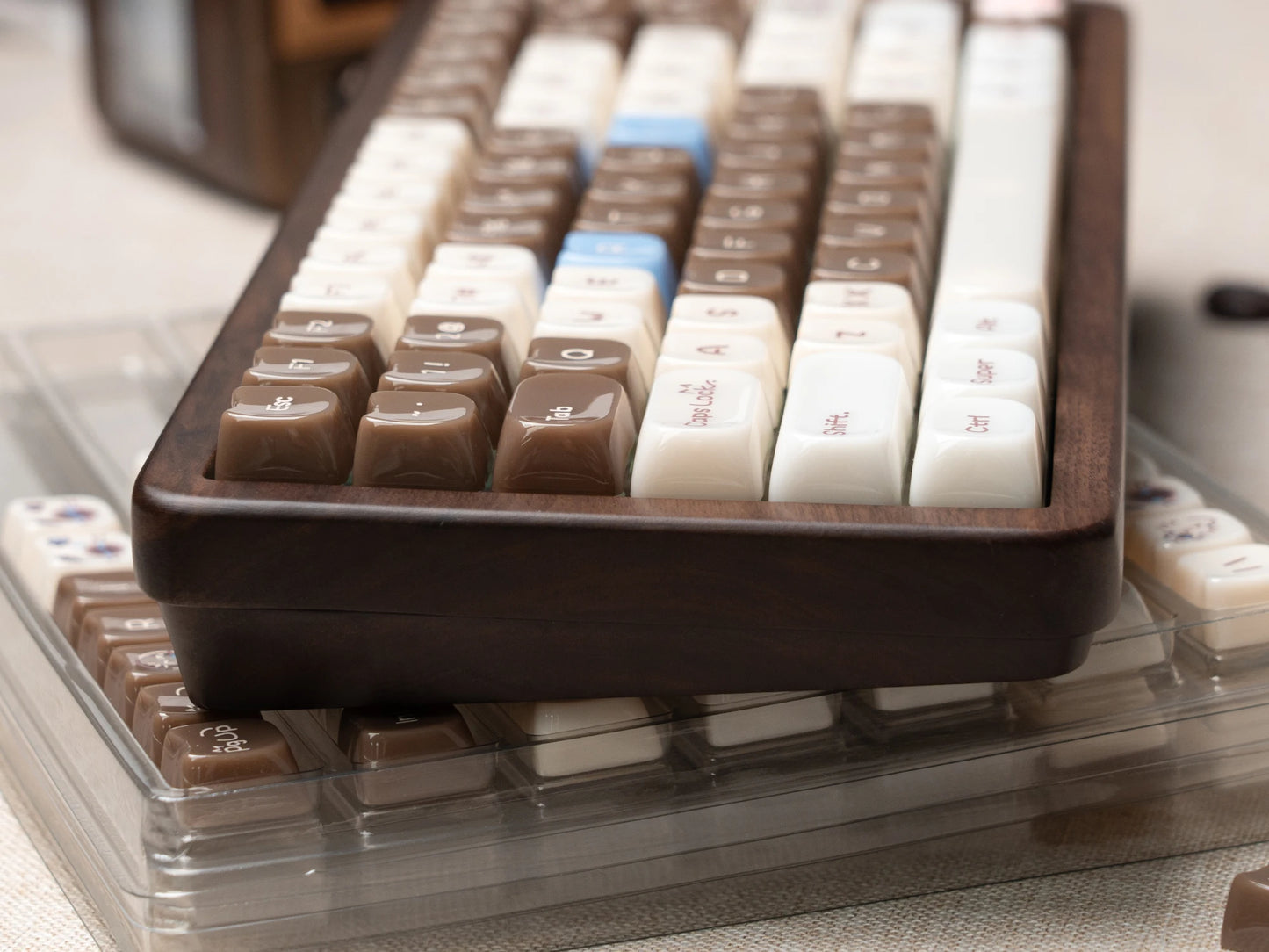 Womier WD75 QMK/VIA Gaming-Tastatur aus Holz, 8000mAh, kabellose mechanische Custom-RGB-Tastatur mit Tri-Mode und Hot-Swap-Funktion