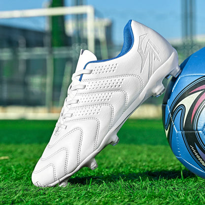 Chaussures de football AG/FG spécifiques à l'entraînement, tige en PU respirante, semelle en TPU résistante à l'abrasion, motif de crampons optimisé pour une agilité accrue