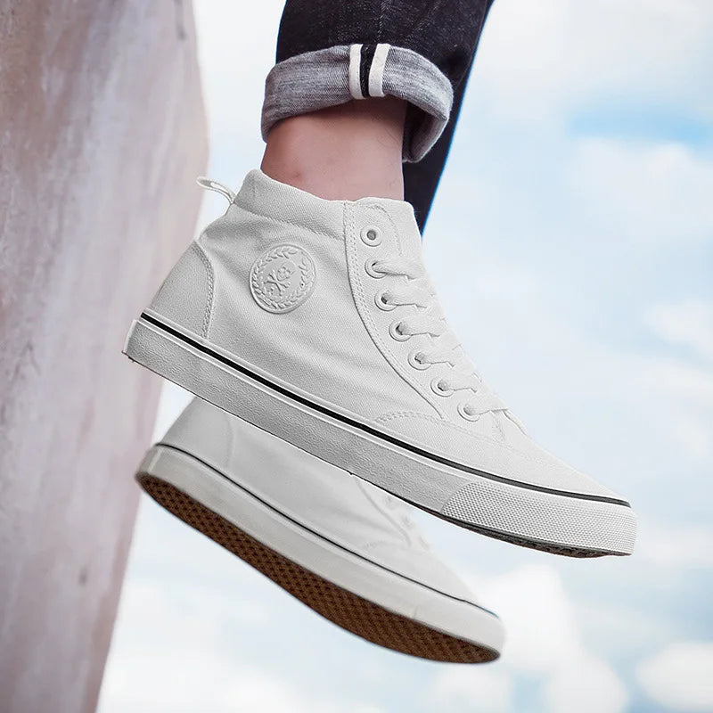 Högskurna canvas-sneakers för män, slip-on, snörningsbara, avslappnade, helt svarta, enkla skateskor för studenter, med platt sula, bekväma sportskor