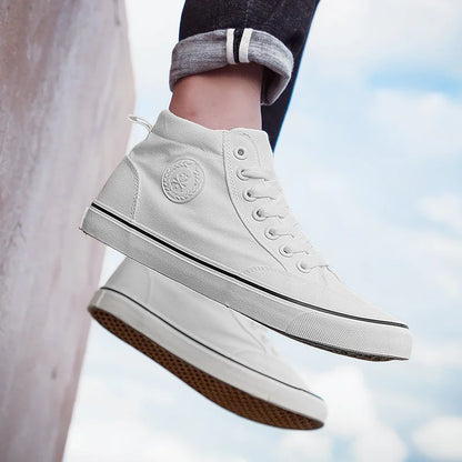 Högskurna canvas-sneakers för män, slip-on, snörningsbara, avslappnade, helt svarta, enkla skateskor för studenter, med platt sula, bekväma sportskor