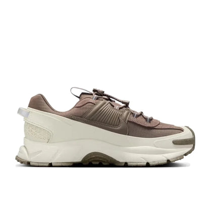 Nike Vomero 5 Roam : chaussures de course basses, confortables, antidérapantes et résistantes, pour l'entraînement, la ville et les trajets quotidiens HQ2181-006