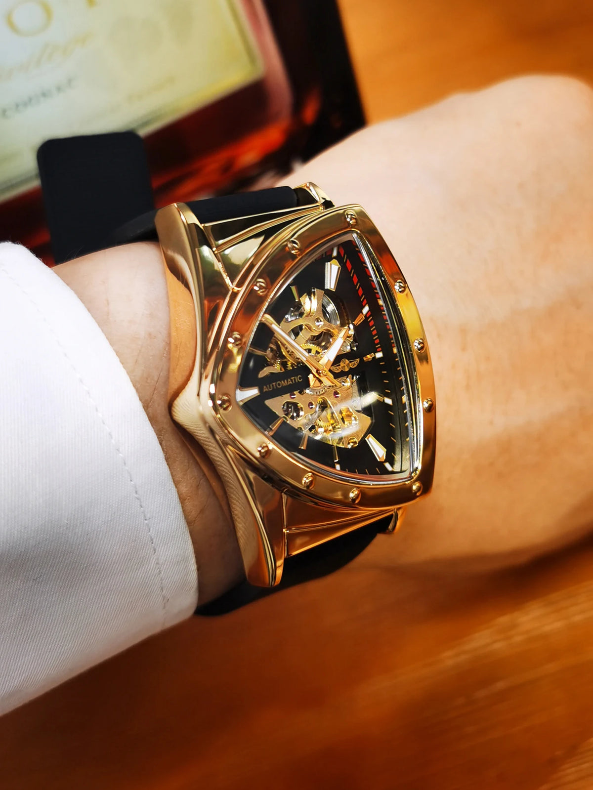WINNER automatisk herreur, trekantet skeletdesign, selvlysende visere, gummiarmbånd, militærstil, luksuriøst mekanisk ur