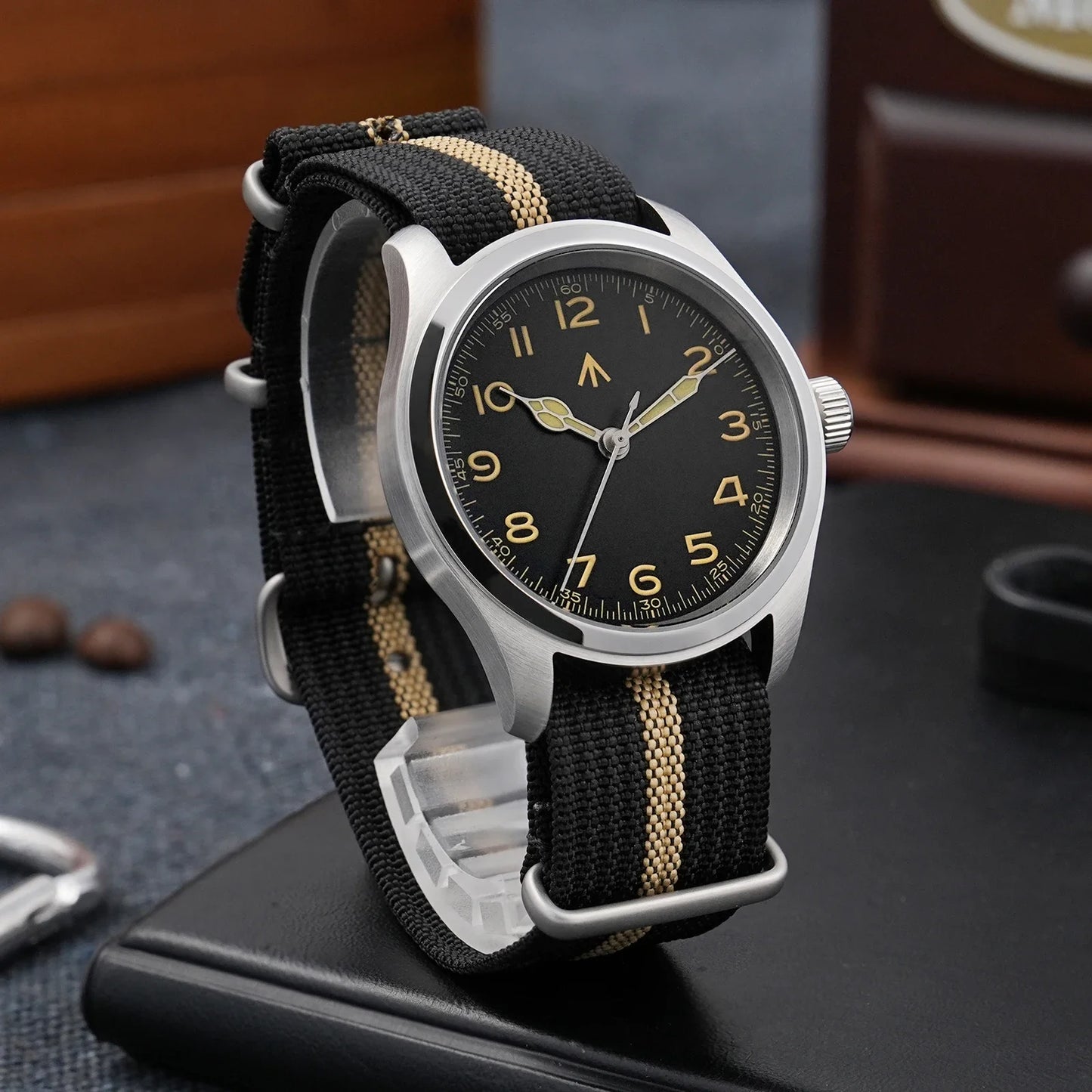 Militado ML08 V2 Vintage-Quarzuhr Military VH31-Uhrwerk Doppeltes Saphirglas C3 BGW-9 Leuchtend Wasserdicht 38mm Uhr