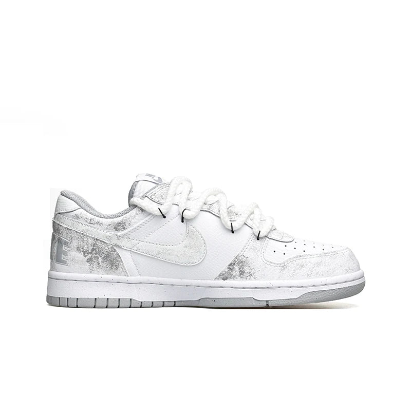 Персонализирани маратонки Nike Dunk Low „Wao“ – специална версия в подаръчна торбичка, High Street, деконструирани, ръчно рисувани, с ориенталски градиент, за мъже