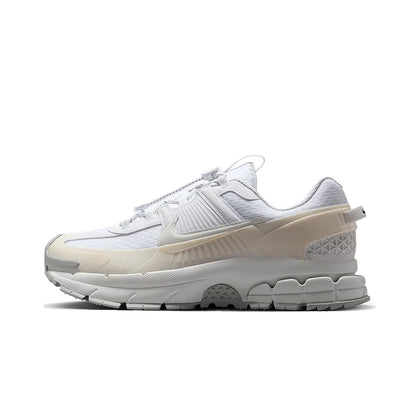 Nike Vomero 5 Roam : chaussures de course basses, confortables, antidérapantes et résistantes, pour l'entraînement, la ville et les trajets quotidiens HQ2181-006
