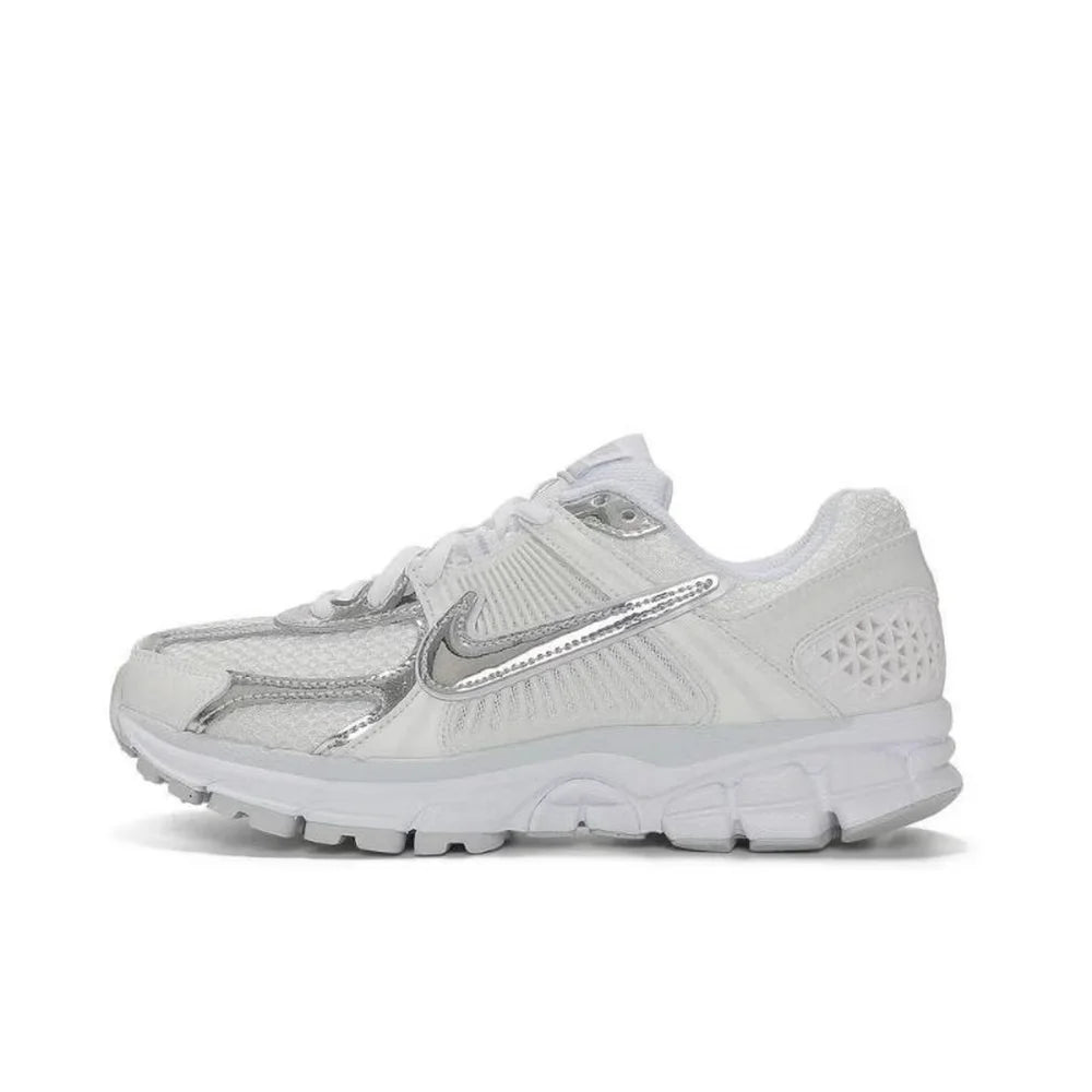 Nike W Nike Zoom Vomero 5: scarpe da corsa casual classiche, antiscivolo e con ammortizzazione resistente, eleganti e versatili HF7723-100