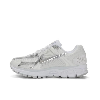 Nike W Nike Zoom Vomero 5: scarpe da corsa casual classiche, antiscivolo e con ammortizzazione resistente, eleganti e versatili HF7723-100
