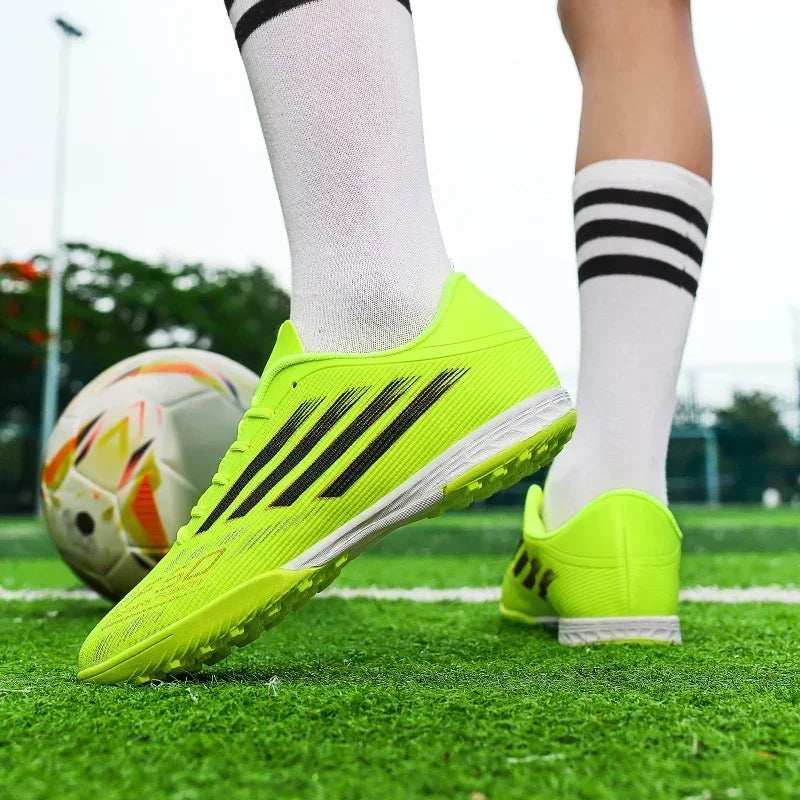 Nouvelles chaussures de football pour hommes, baskets confortables, chaussures de football professionnelles à cheville haute, chaussures de sport unisexes antidérapantes TF/FG pour garçons