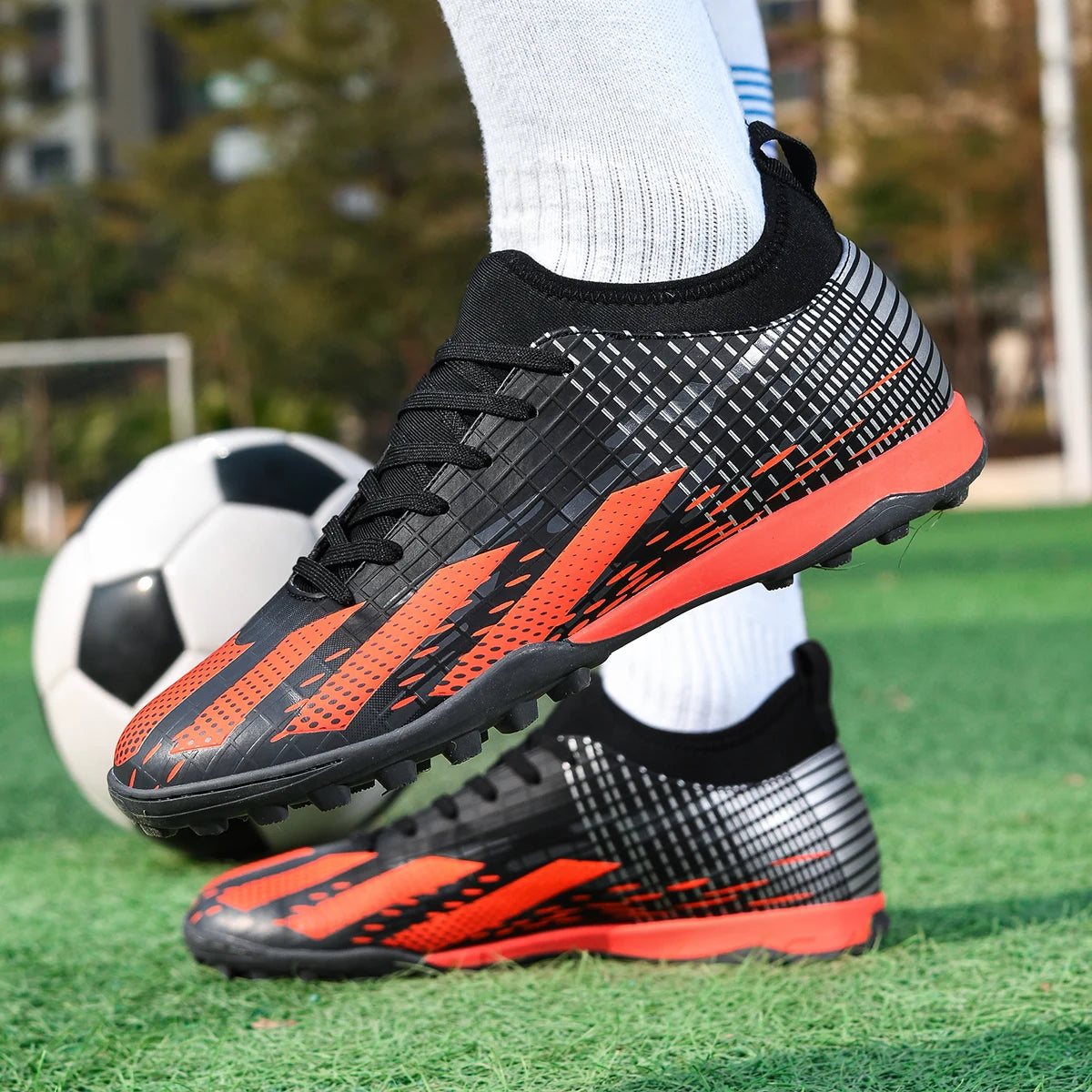 Nouveaux hommes chaussures de Football Futsal bottes de Football en salle Sport Match formation enfants TF crampons herbe cheville vente chaude haute qualité lumière