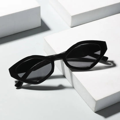 Vintage Cat Eye Sunglasses Women Men 2025 Brand Designer Fashion Goggle Sun Glasses Female Trends Shades Outside Eyewear UV400