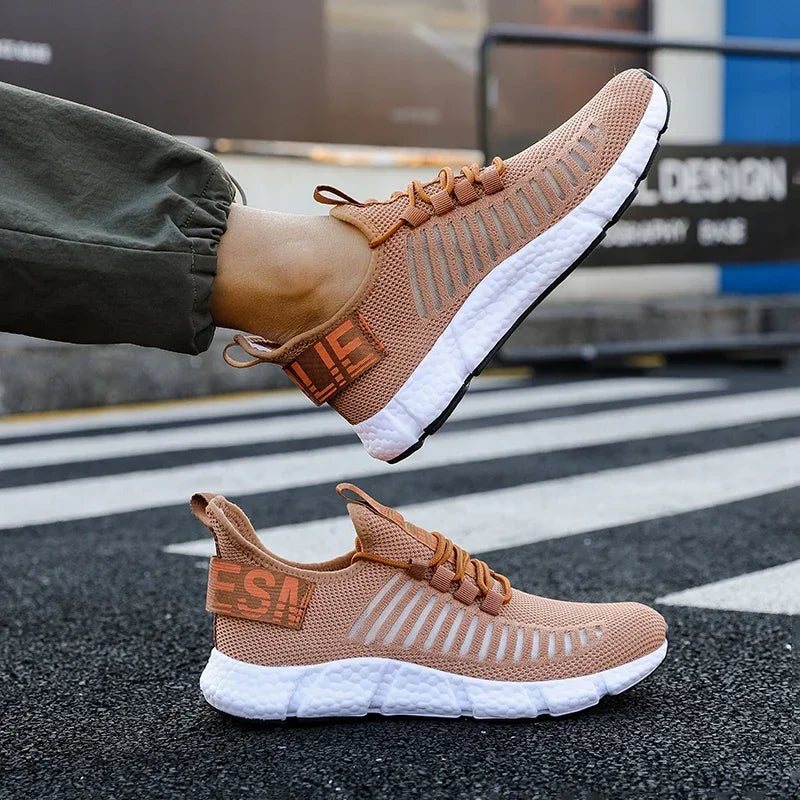 Summer Men's Sneakers Lightweight Breathable Mesh Outdoor Casual Shoes Fashionable Tennis Training Shoes Men's Shoes Free Shipping