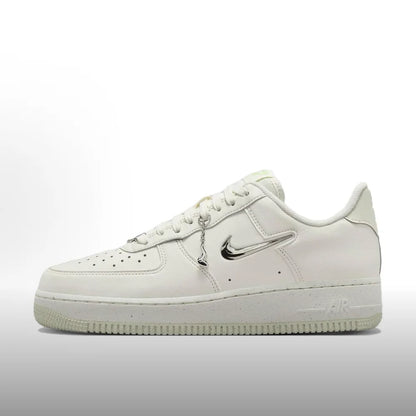 Baskets Nike Air Force 1'07 pour femme, style classique, en cuir résistant, confortables et rembourrées, chaussures décontractées pour tous les jours, HQ3905-500