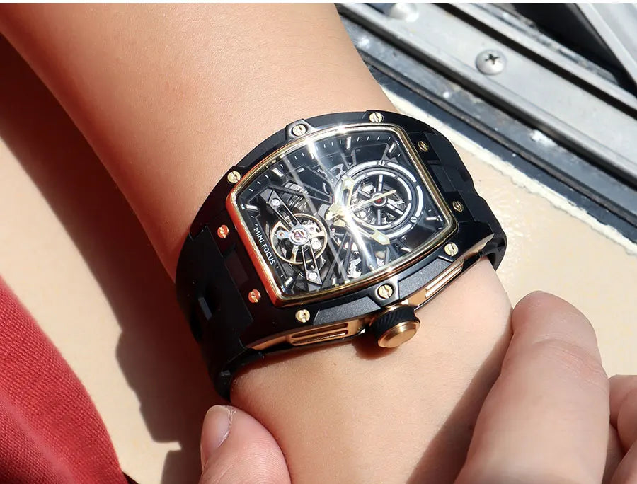 MINI FOCUS herrarmbandsur i moderiktig svart design, vattentät automatisk mekanisk klocka med självlysande visare, silikonarmband och tonneau-urtavla