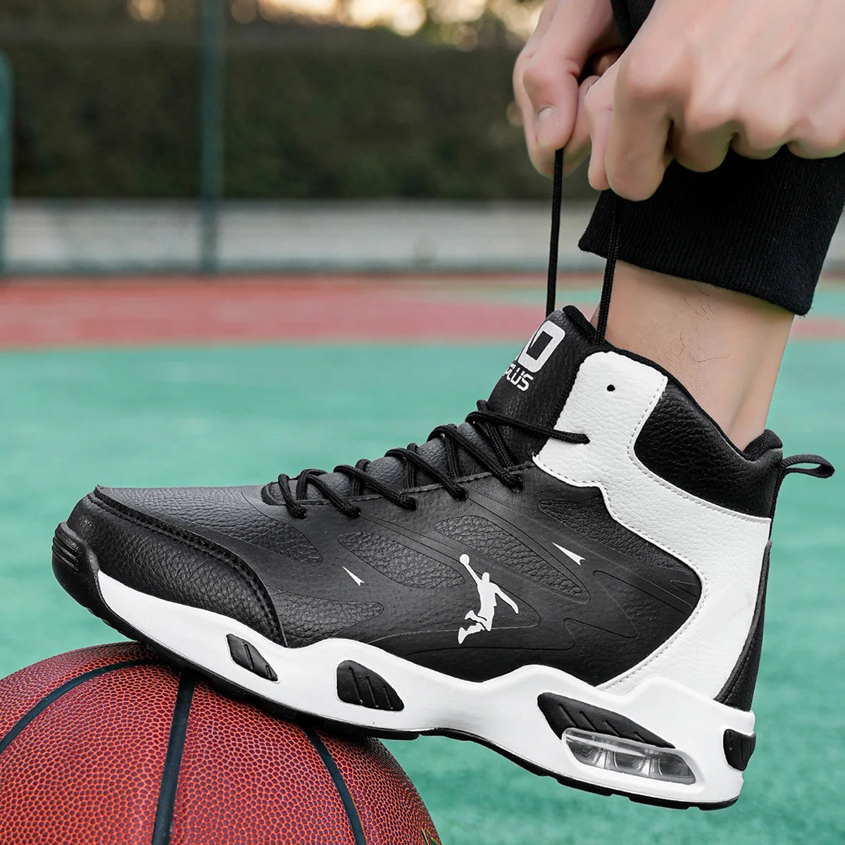 Chaussures de basket-ball montantes pour hommes, amorti à coussin d'air tendance, confortables, antidérapantes, respirantes, absorbant les chocs, pour activités de plein air