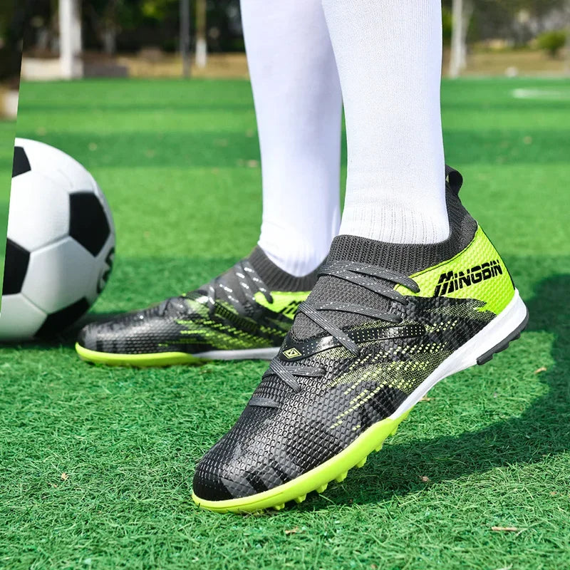 New Men Football Boots Professional Soccer Shoes Cleats Futsal Women Unisex Ultralight Hot Sale High-quality TF/FG Sneakers