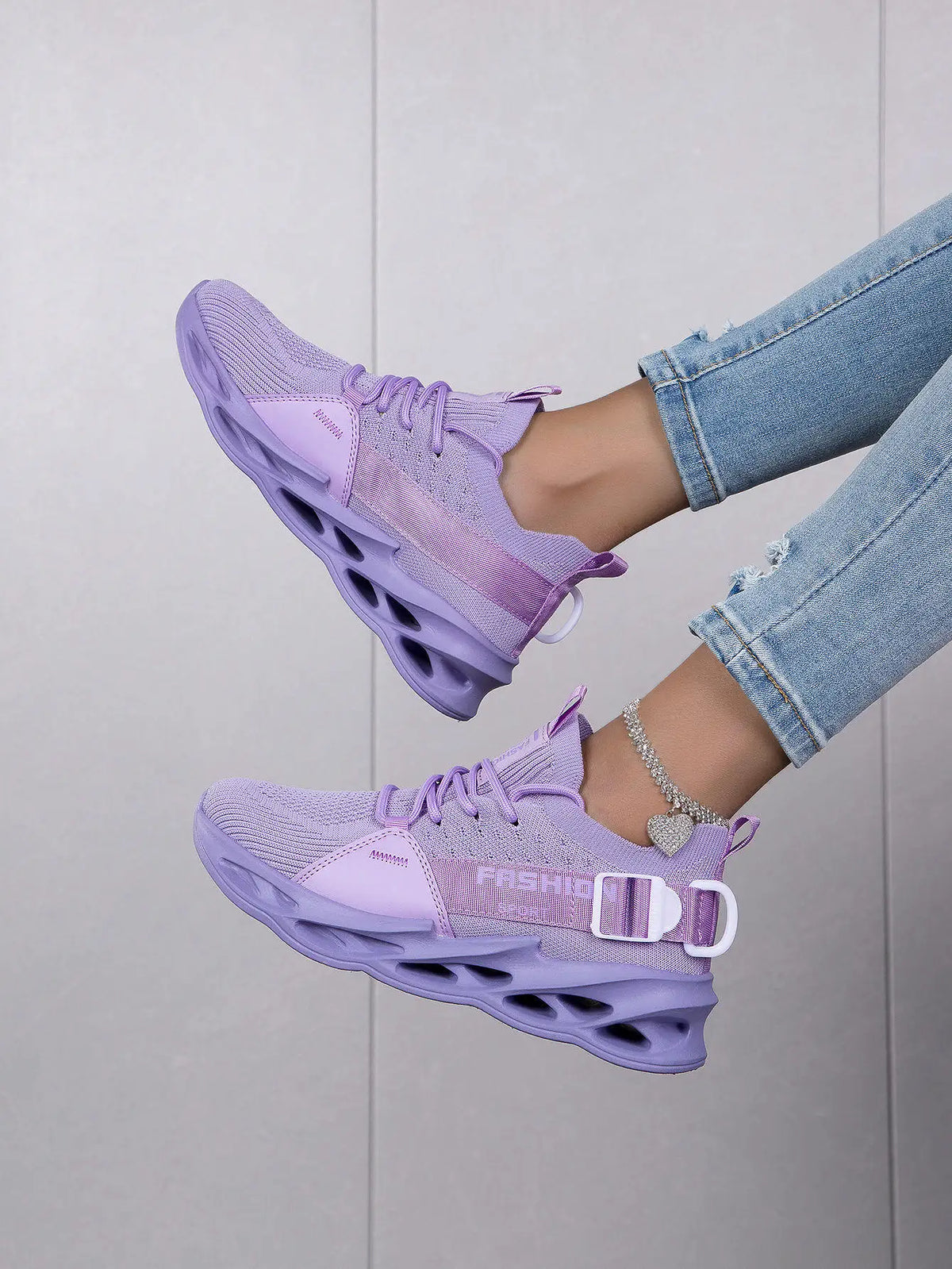Hot Sale Fashion Purple Casual Sneakers Women Men Blade Running Shoes Big Size 48 Light Breathable Sports Shoes Men Mesh Sneaker