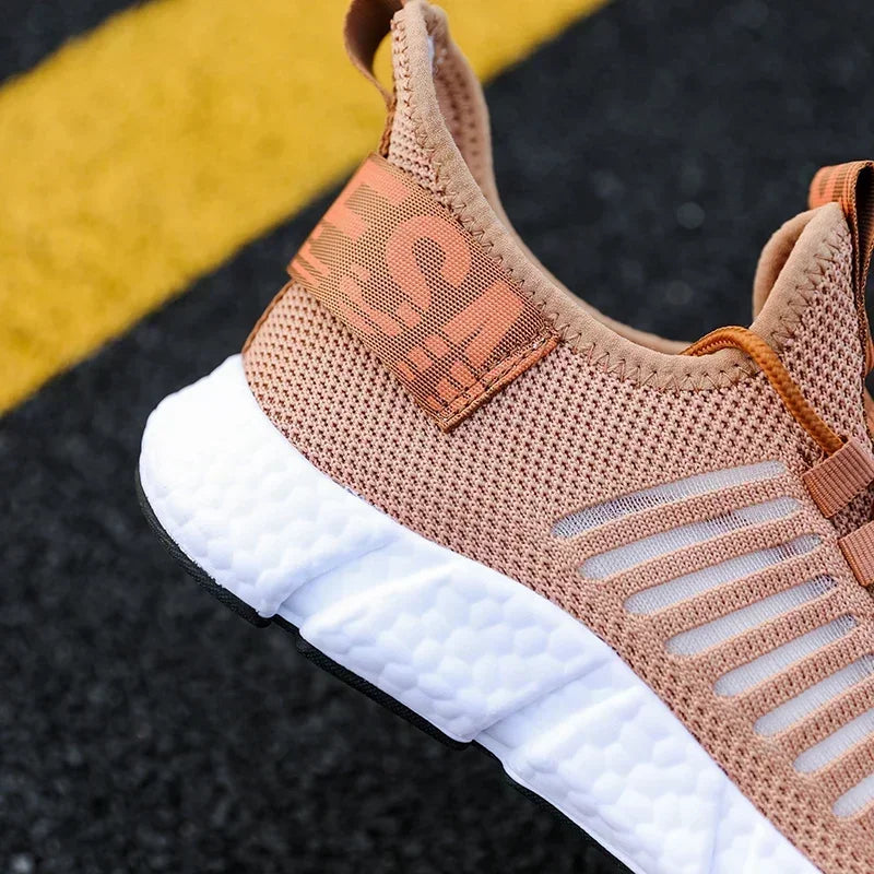Summer Men's Sneakers Lightweight Breathable Mesh Outdoor Casual Shoes Fashionable Tennis Training Shoes Men's Shoes Free Shipping