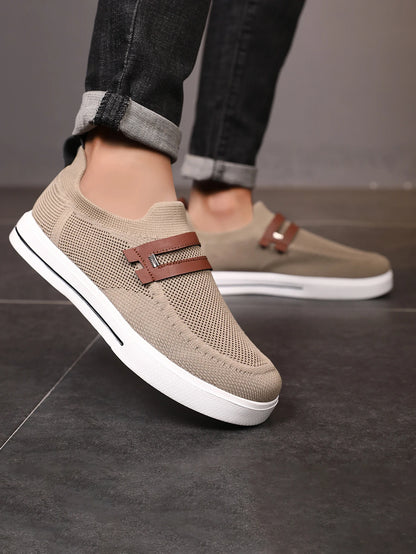 New Men Sports Shoes Mesh Breathable Casual Shoes Outdoor EVA Soft-Soled Walking Shoes Lightweight Comfortable Men Sports Shoes