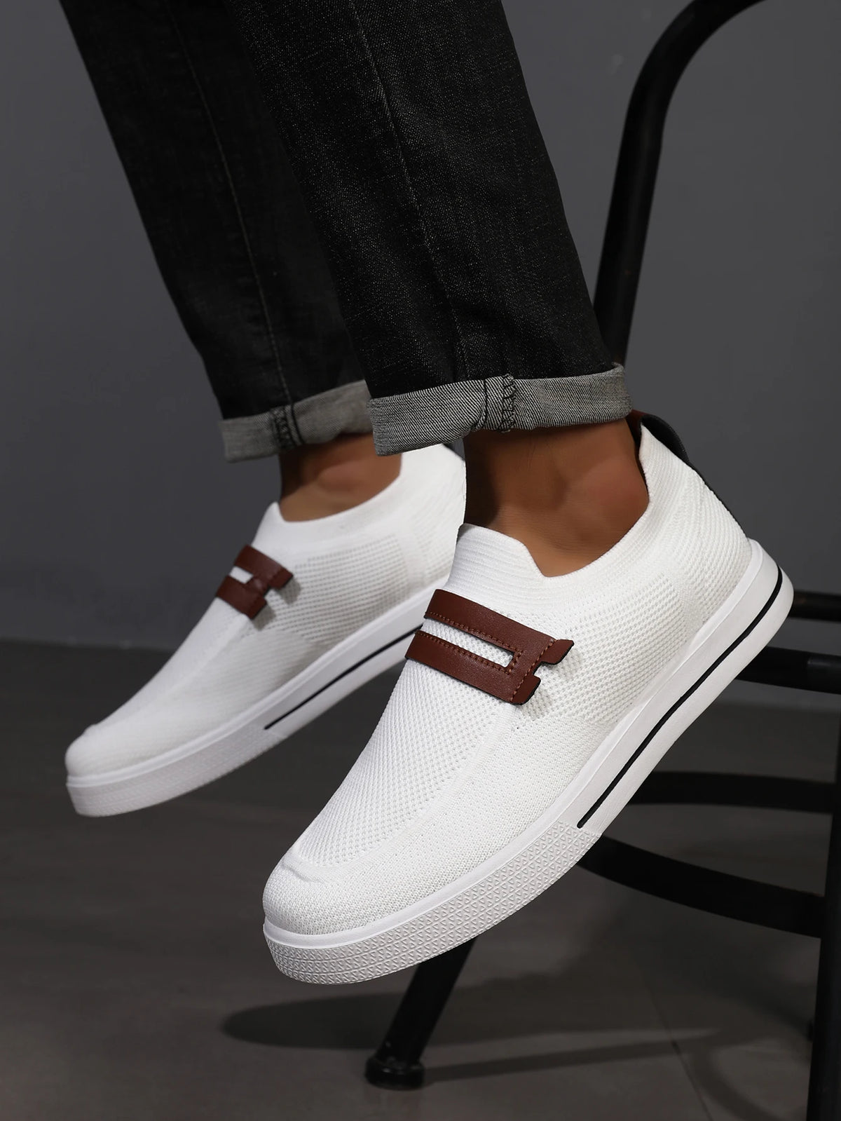 New Men Sports Shoes Mesh Breathable Casual Shoes Outdoor EVA Soft-Soled Walking Shoes Lightweight Comfortable Men Sports Shoes
