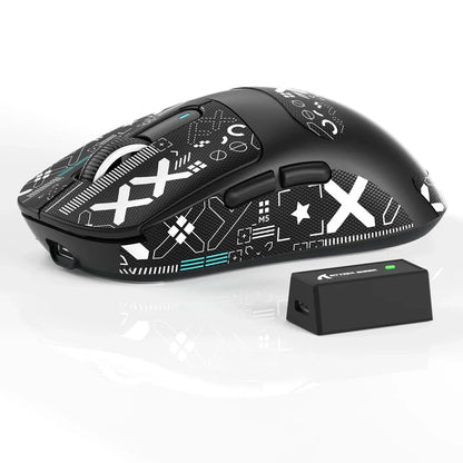 ATTACK SHARK X3/X3PRO 4K/8K trådlös gamingmus, 26K DPI, tri-mode (trådbunden/2.4GHz/BT5.2), lätt, PAW3395-sensor för gamers