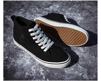 Högskurna canvas-sneakers för män, slip-on, snörningsbara, avslappnade, helt svarta, enkla skateskor för studenter, med platt sula, bekväma sportskor