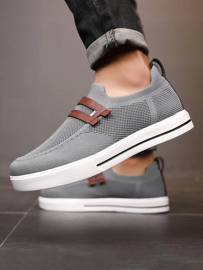 New Men Sports Shoes Mesh Breathable Casual Shoes Outdoor EVA Soft-Soled Walking Shoes Lightweight Comfortable Men Sports Shoes
