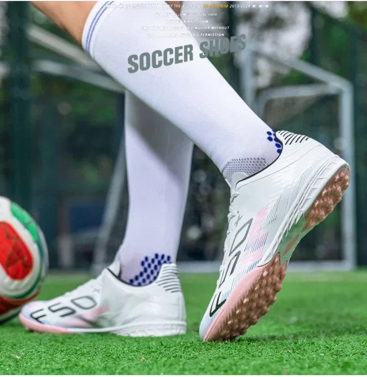 Nouvelles chaussures de football pour hommes, chaussures d'entraînement, baskets professionnelles, chaussures de match sur gazon, chaussures de football antidérapantes pour l'extérieur, chaussures de sport ultralégères,