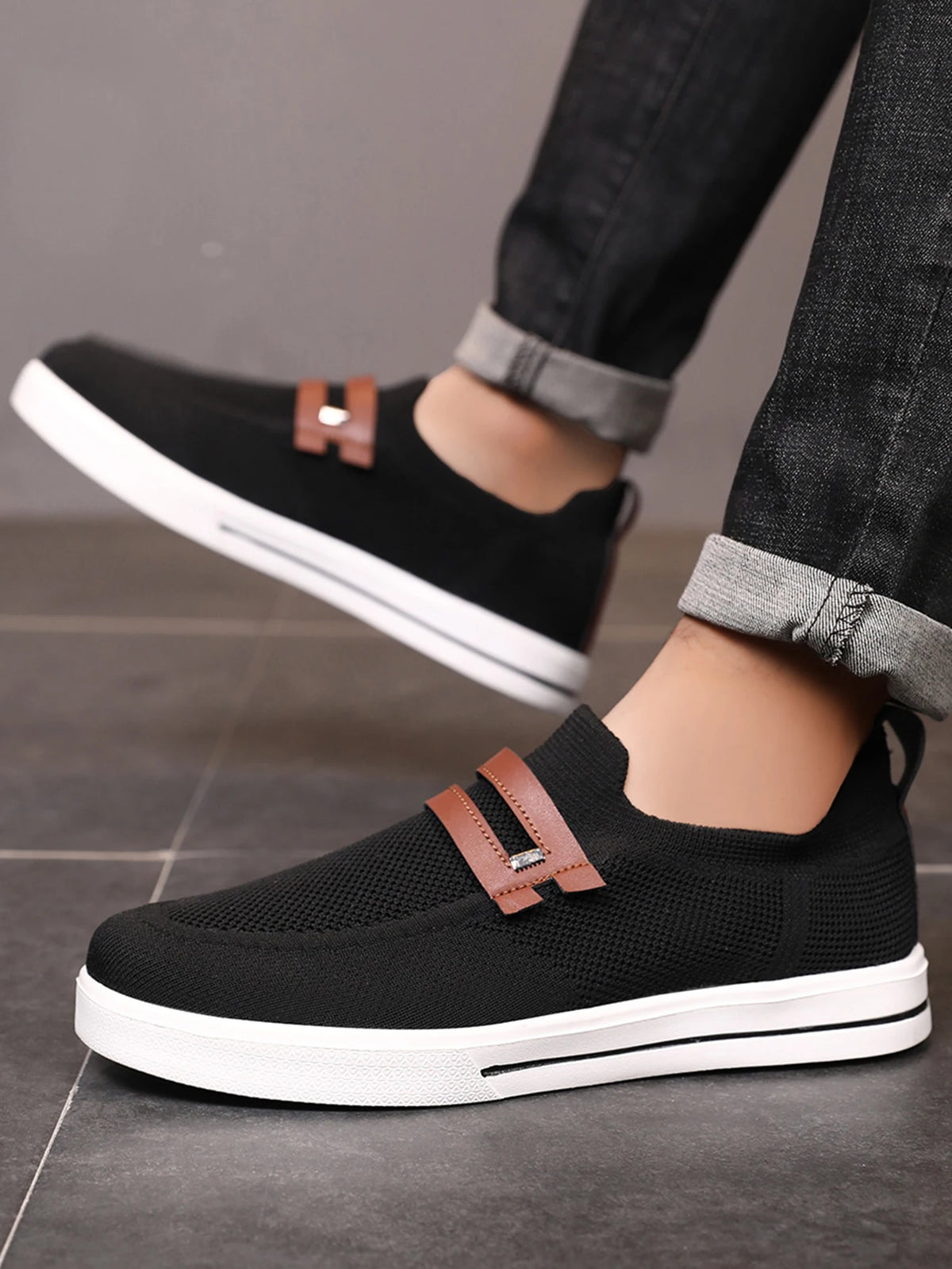 New Men Sports Shoes Mesh Breathable Casual Shoes Outdoor EVA Soft-Soled Walking Shoes Lightweight Comfortable Men Sports Shoes