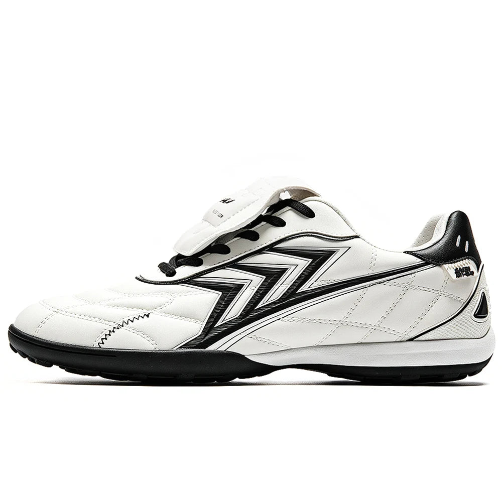 Chaussures de football TF pour adultes, semelle extérieure en caoutchouc flexible, tige en PU souple, chaussures pratiques pour l'entraînement quotidien de football.
