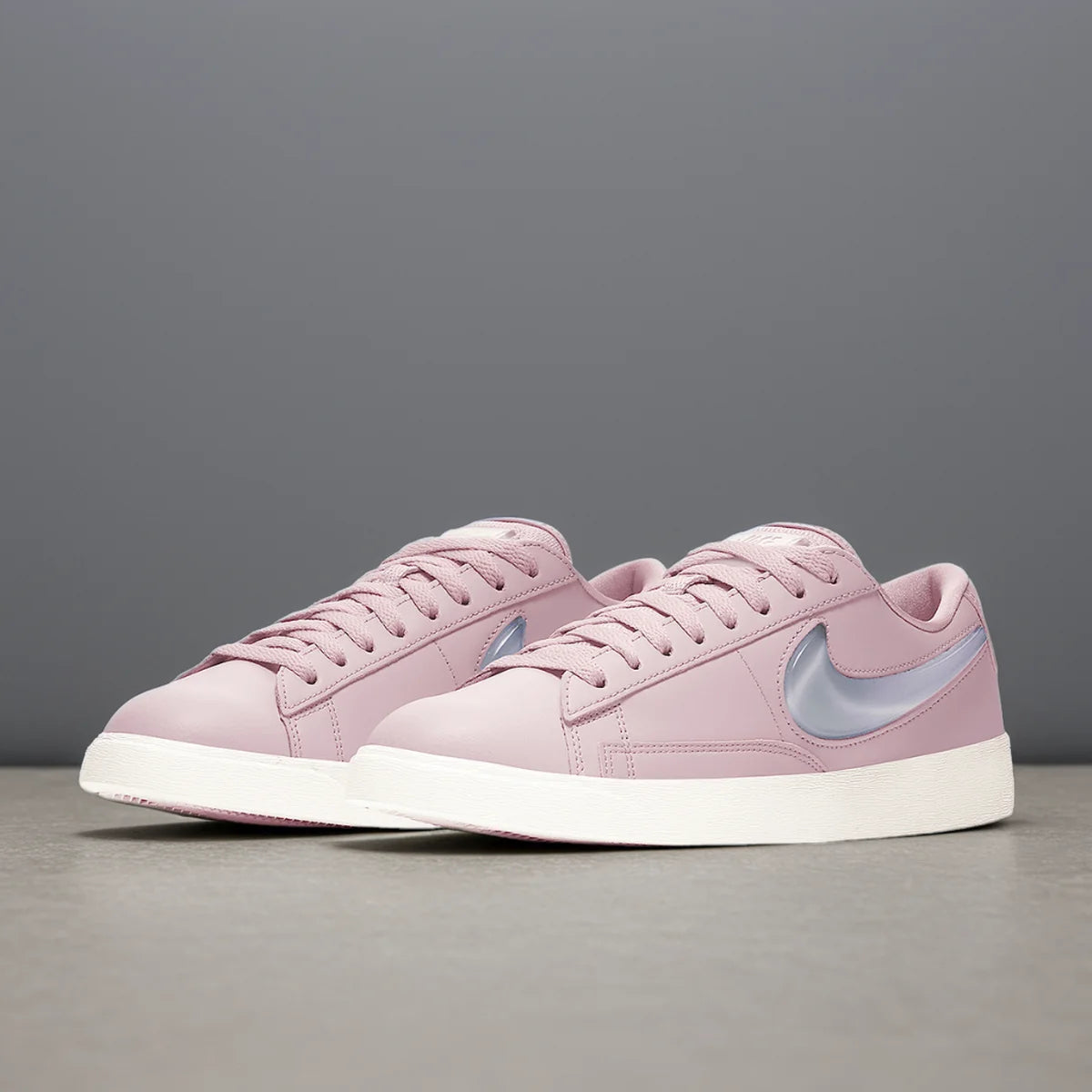 „Nike Genuine Spring BLAZER LOW LX“ moteriški sportiniai bateliai su raišteliais AV9371-500