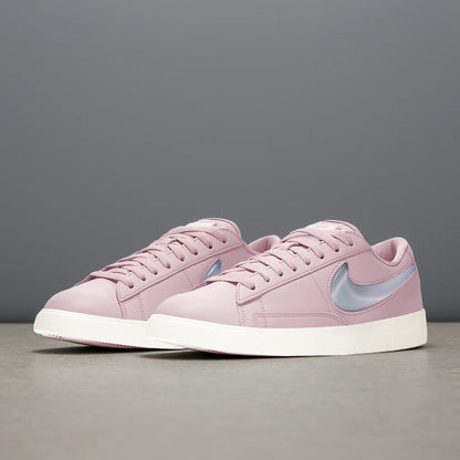 „Nike Genuine Spring BLAZER LOW LX“ moteriški sportiniai bateliai su raišteliais AV9371-500