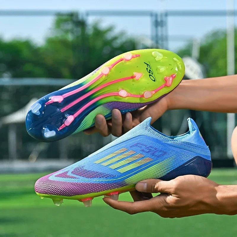 Nouvelles chaussures de football pour hommes, crampons longs d'entraînement, chaussures de football pour matchs en extérieur, crampons pour garçons et adultes, respirantes, antidérapantes, confortables pour le sport