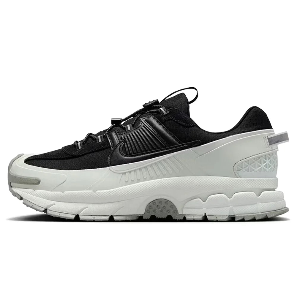 Nike Vomero 5 Roam : chaussures de course basses, confortables, antidérapantes et résistantes, pour l'entraînement, la ville et les trajets quotidiens HQ2181-006