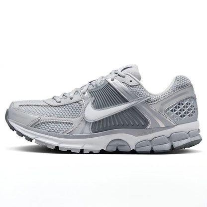 Nike Zoom Vomero 5 Comfort Classic: scarpe da corsa unisex basse, traspiranti, con supporto, casual, da allenamento, urbane e per gli spostamenti quotidiani HJ7247-099