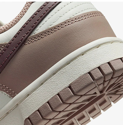 Sneakers basse rétro da donna Nike Genuine Dunk Low DD1503-125