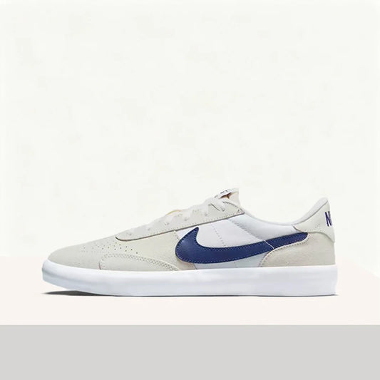 „Nike SB Heritage Vulc“ – minimalistiniai, universalūs kasdieniniai žemi riedlentininkų sportiniai bateliai. Kvėpuojantys, lengvi, patvarūs. CD5010-105