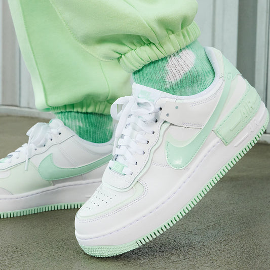 Baskets classiques Nike AIR FORCE 1 pour femme, à semelle épaisse et tige basse, FZ3773-100