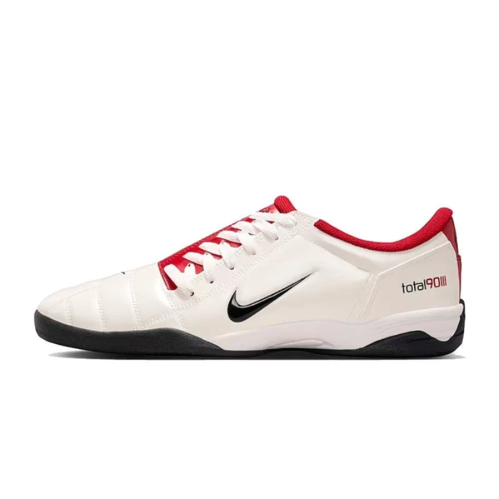 Nike Total 90 III – stylowe, minimalistyczne, wygodne, dobrze dopasowane, antypoślizgowe i wytrzymałe niskie buty piłkarskie (unisex, białe) HQ2851-100
