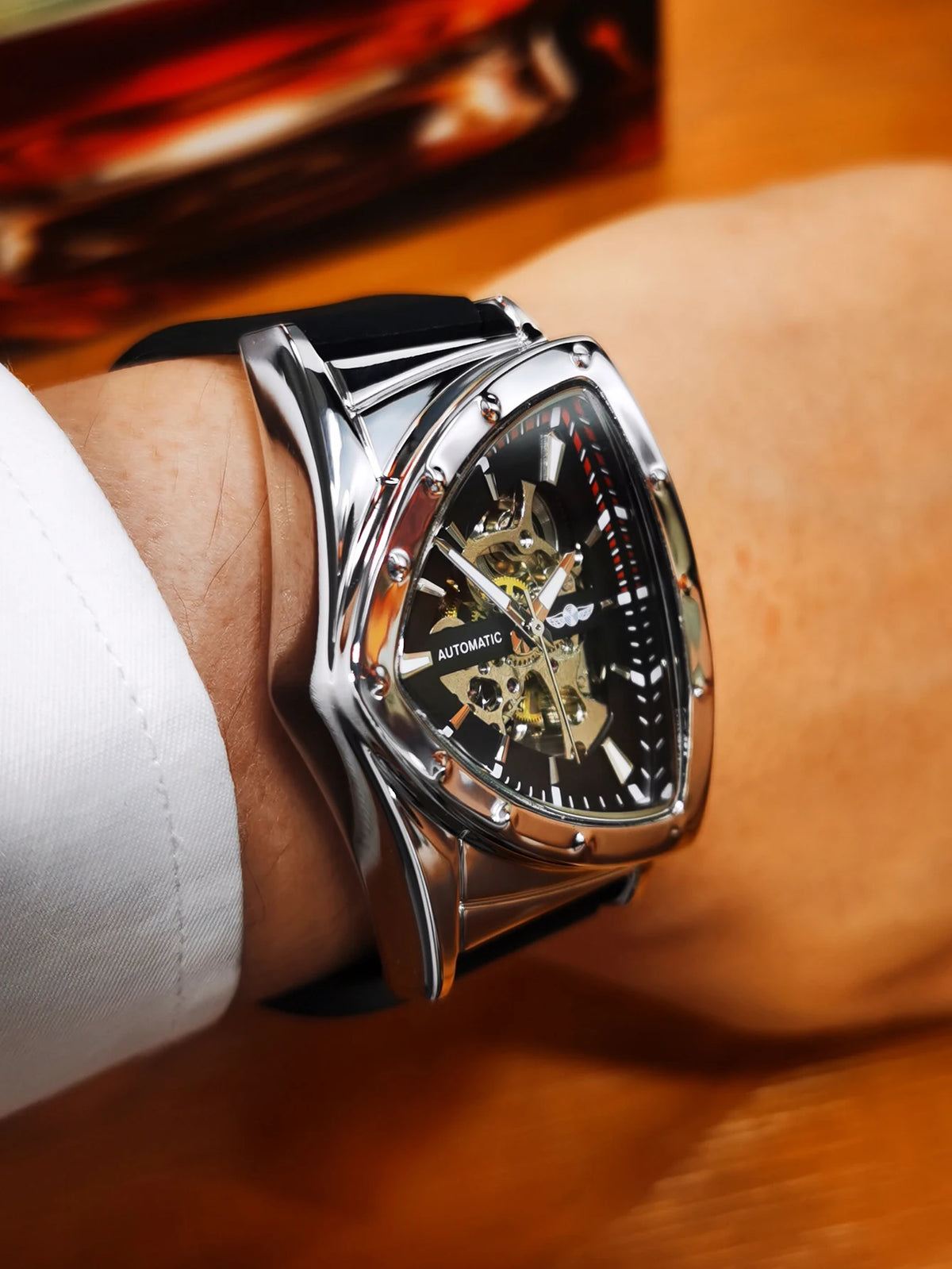 WINNER automatisk herreur, trekantet skeletdesign, selvlysende visere, gummiarmbånd, militærstil, luksuriøst mekanisk ur