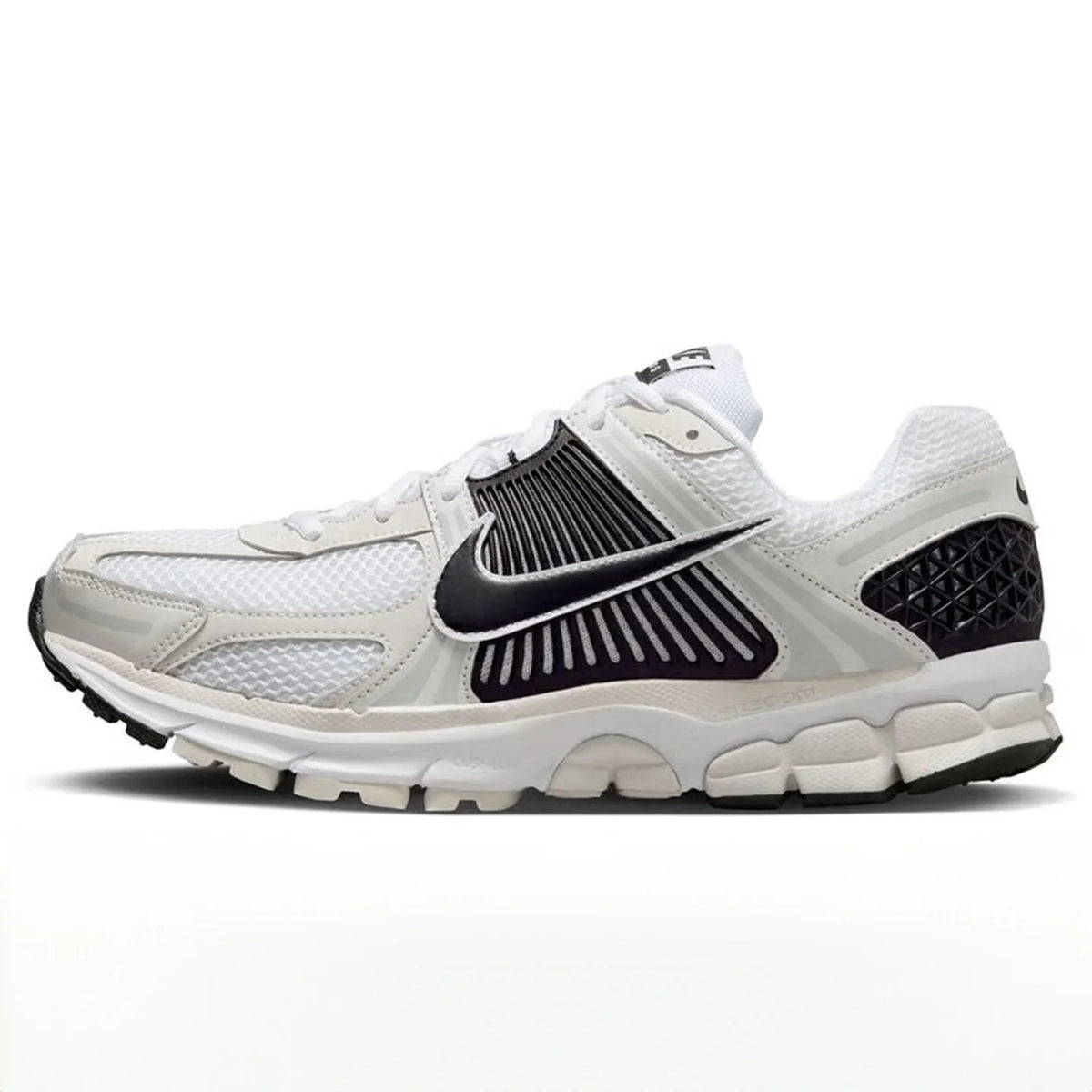 Nike Zoom Vomero 5 Comfort Classic: scarpe da corsa unisex basse, traspiranti, con supporto, casual, da allenamento, urbane e per gli spostamenti quotidiani HJ7247-099