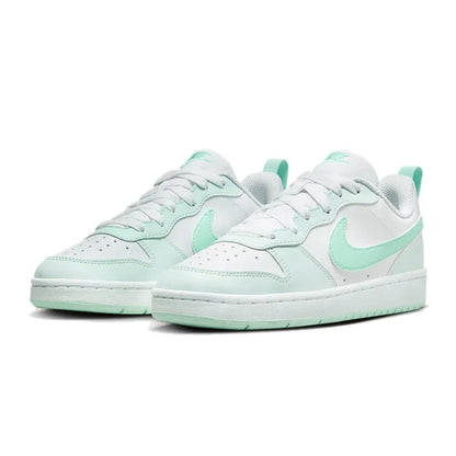 Nike COURT stijlvolle, veelzijdige en comfortabele damessneakers: casual, antislip, duurzaam in wit en mintgroen FZ3539-100