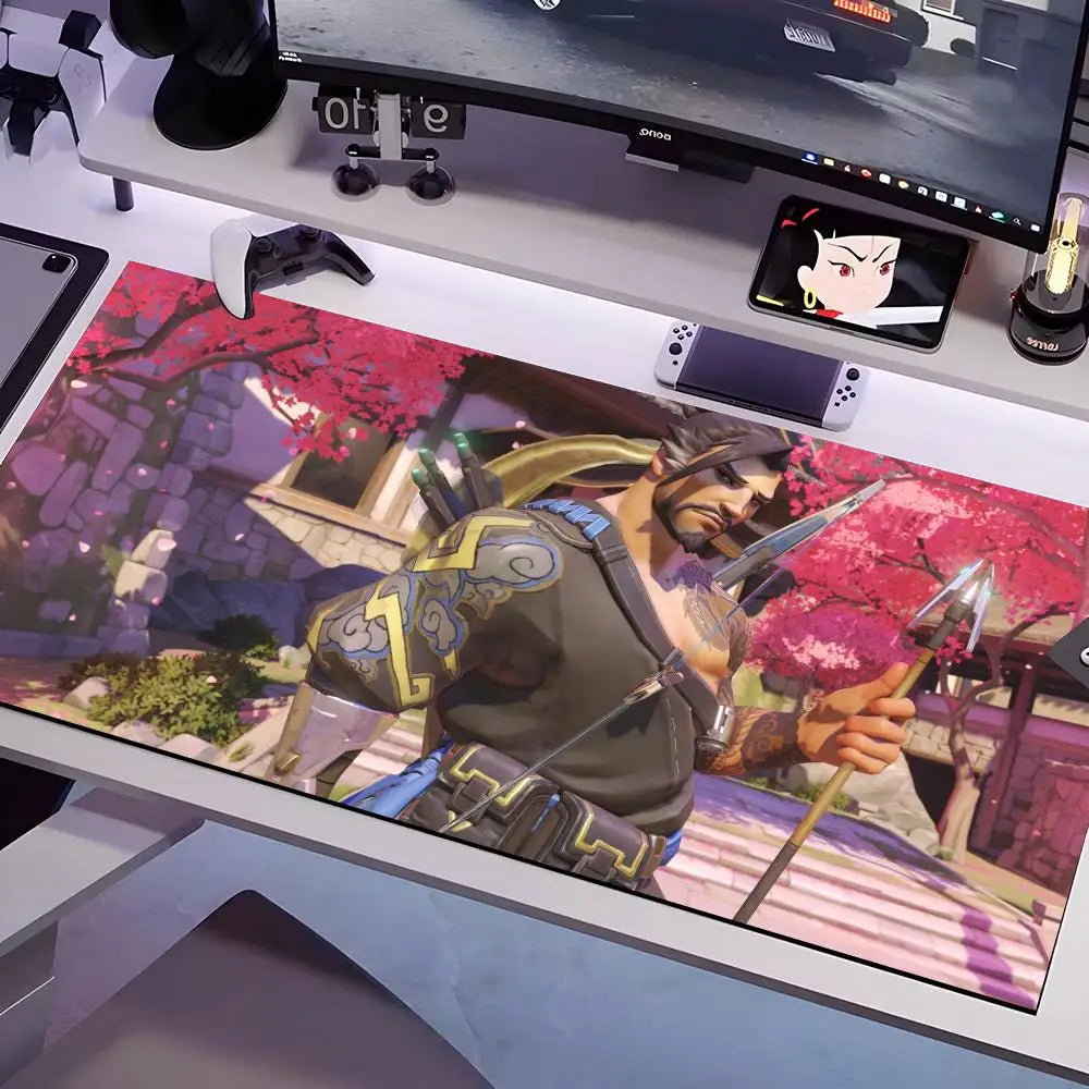 Overwatch-musemåtte i flere størrelser – stor firkantet måtte til computer, kontor og gamingbord, skridsikker musemåtte i gummi