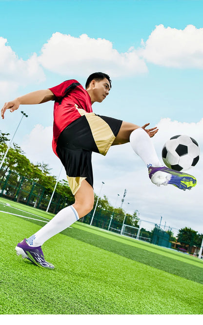Nouvelles chaussures de football pour hommes, crampons pour terrain gazonné, chaussures de futsal confortables, chaussures de football pour terrain synthétique, chaussures de sport ultralégères, antidérapantes, pour adul